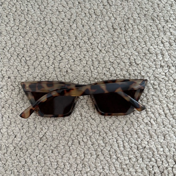 Tortoise Shell Square Sunglasses - Picture 2 of 4